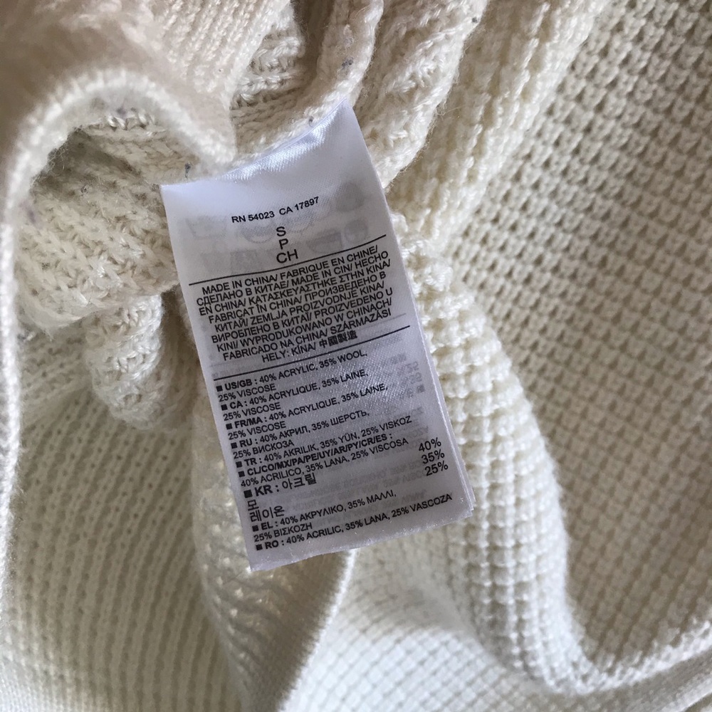 Banana Republic Sweater - Picture 3 of 4